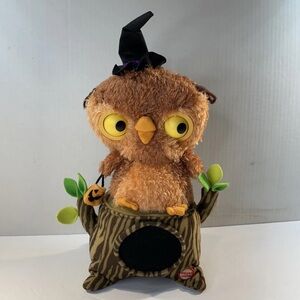HALLMARK HALLOWEEN SINGING OWL "WHOOOO'S WATCHING ME" ANIMATED PLUSH  FALL!
